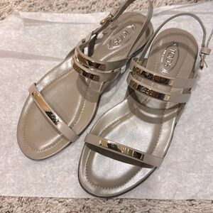 Tod’s sandals